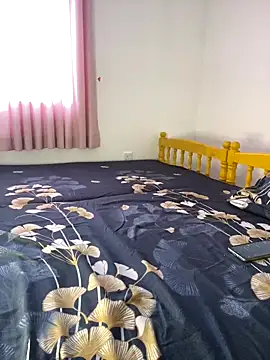 Monica  Bellucci   online show from October 23, 8:09 am