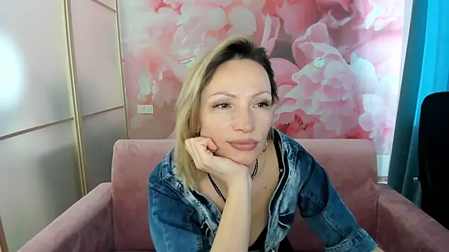 AlinaMoor online show from March 15, 6:59 am