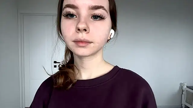 EhtelBiondi online show from December 18, 8:19 am