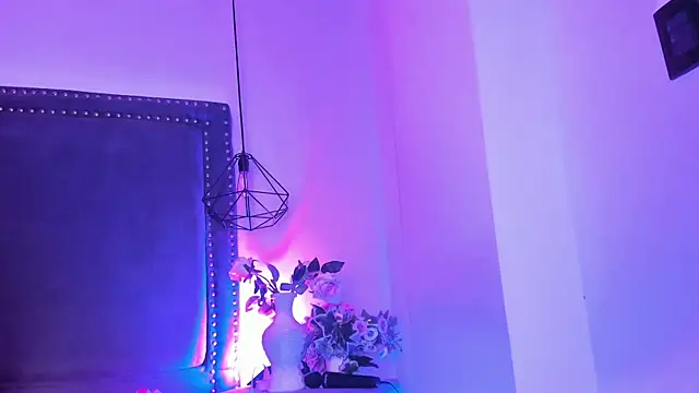 Emma Saylor online show from June 3, 8:14 pm
