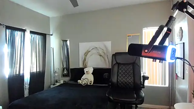 Myonnathegod online show from November 9, 6:59 pm