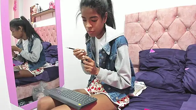 thianahorny online show from November 12, 12:25 pm