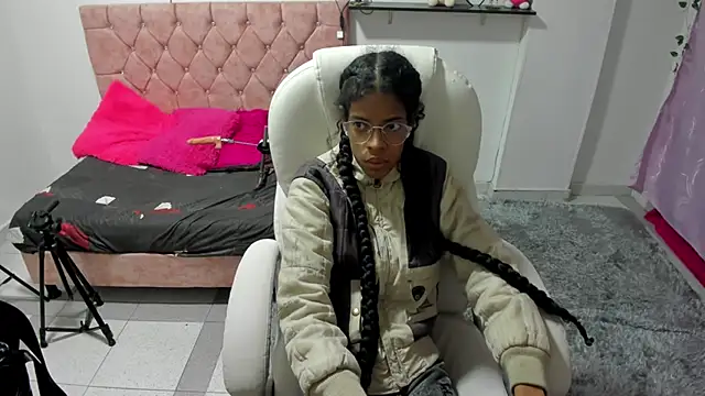 thianahorny online show from December 22, 10:07 am