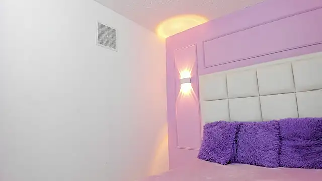 Baby Lannie online show from November 17, 4:24 am