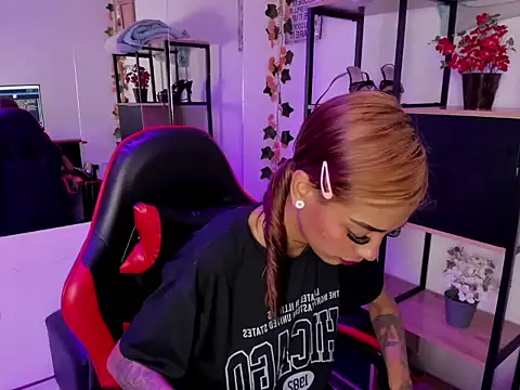 KarlaSlutSkinny   online show from December 19, 3:21 am