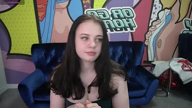 SnowWhiti online show from April 3, 7:12 pm