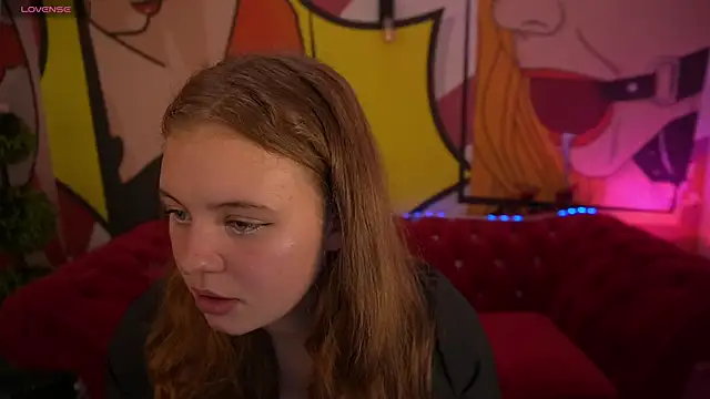 SnowWhiti online show from October 17, 2:20 pm