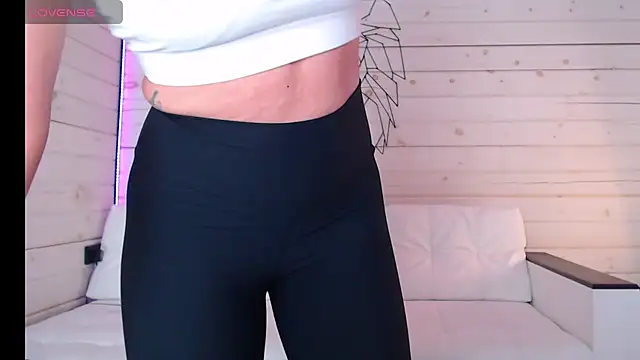 CandyBunie online show from March 4, 4:08 am