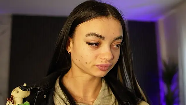 RachelRavee online show from April 15, 4:13 am