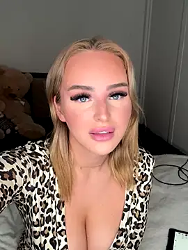 spicycharxx online show from October 19, 1:40 am