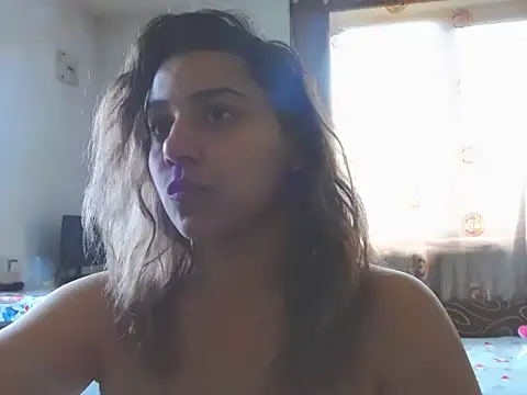 MadisonCharm online show from April 13, 9:32 am