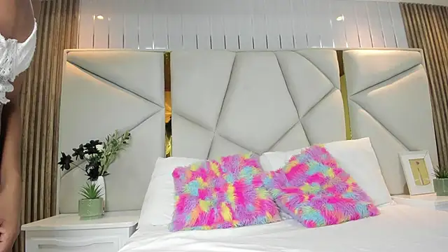 rebeca brown  online show from February 24, 11:31 am