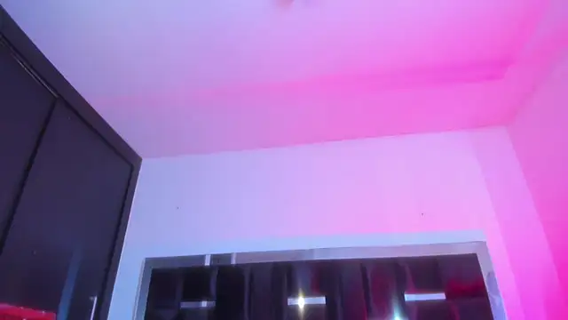 DANITENDER555 online show from June 26, 7:37 pm