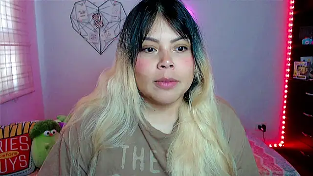 EllieMoonX online show from March 19, 10:25 pm