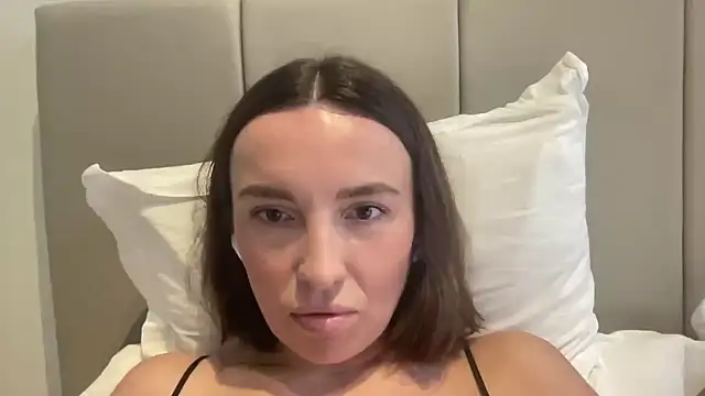 CArivora online show from February 18, 1:54 pm