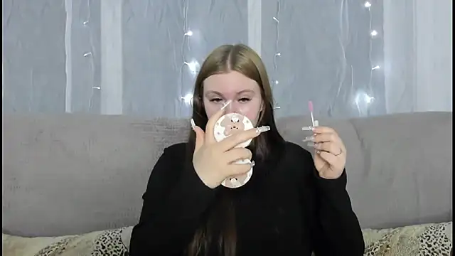 Musegirl online show from December 19, 1:54 am