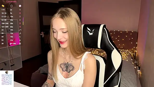 EvaPeace online show from December 19, 6:33 pm