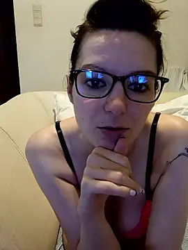 labellerose online show from January 11, 6:24 pm