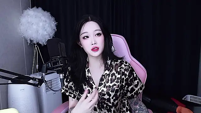 MISA 02 online show from October 19, 1:13 pm