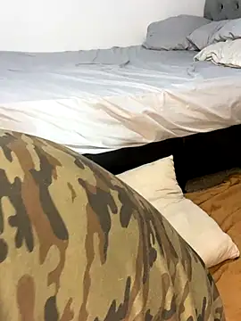 mirallesandbig online show from October 15, 10:01 pm