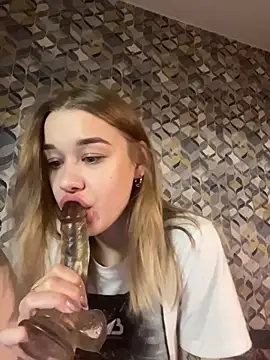 AngellnSilk online show from November 23, 12:51 pm