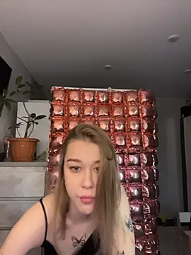 AngellnSilk online show from November 17, 8:59 am