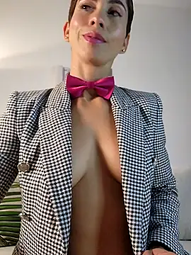 Alice Barry online show from January 7, 2:15 am