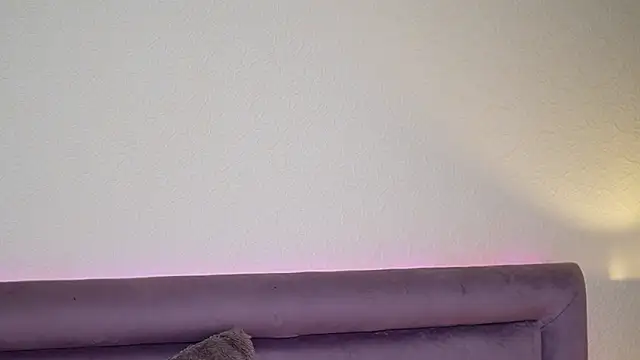 JoelleApril online show from February 10, 9:40 pm