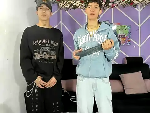 heyy noah11 online show from April 19, 1:33 pm