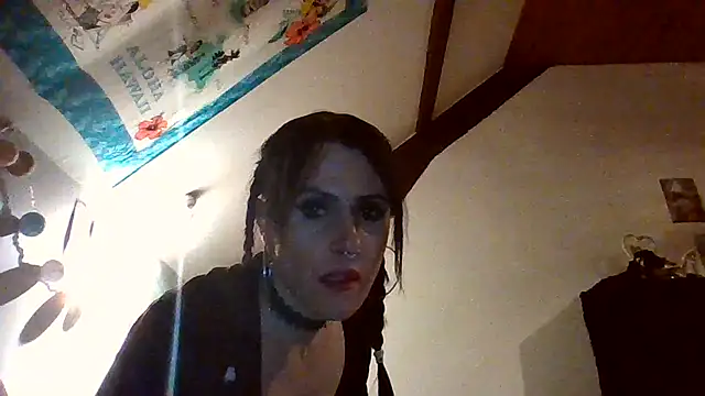 Manukeupine online show from June 7, 1:12 am
