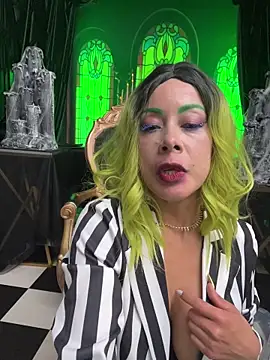 niki la rose 2 0 online show from October 31, 1:04 pm