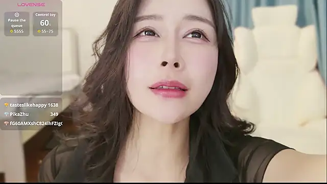 yiyi 3523 online show from March 1, 3:34 pm