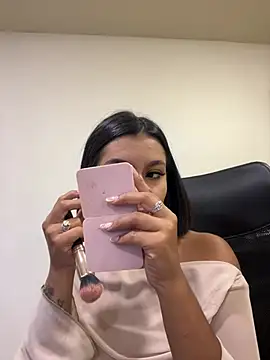 AlyssaRay online show from April 14, 2:28 pm