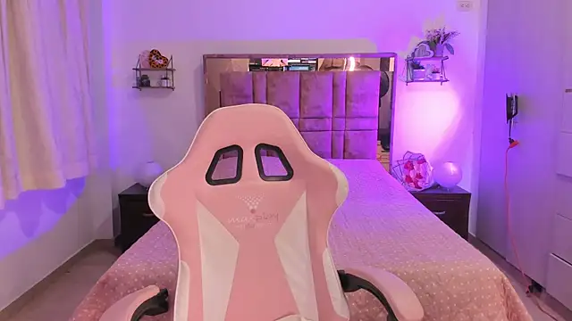 MIACUTEE  online show from February 23, 11:26 pm