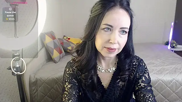 beautiful moon3 online show from April 13, 2:51 pm