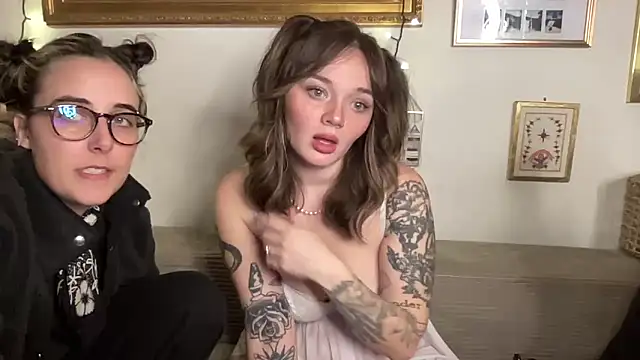 lill daddysgirl online show from December 18, 3:44 am