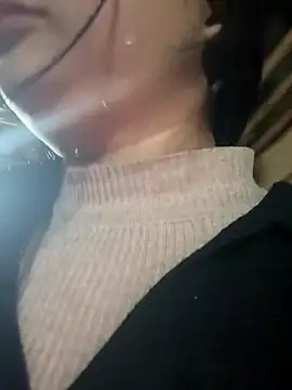 Linh-xxx online show from January 15, 1:06 pm