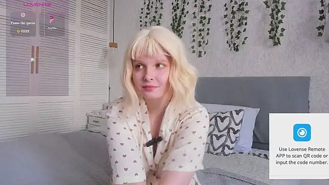 Stacy Starr online show from July 17, 2:21 pm