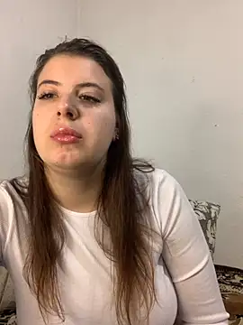 MiraCastellon online show from November 30, 9:30 pm