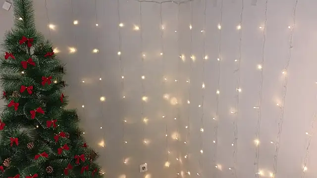 Shirley Davis online show from December 3, 6:32 pm