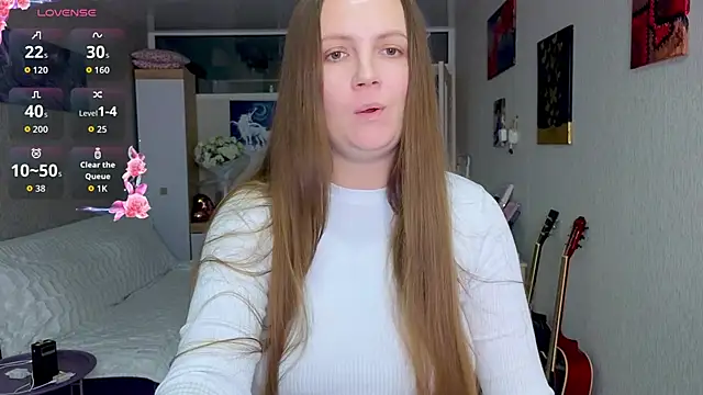 Amy  Leee  online show from October 20, 6:00 pm