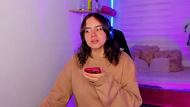 Emily Lindey online show from October 21, 4:05 am