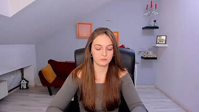 AnneWilsonn online show from February 23, 12:15 pm