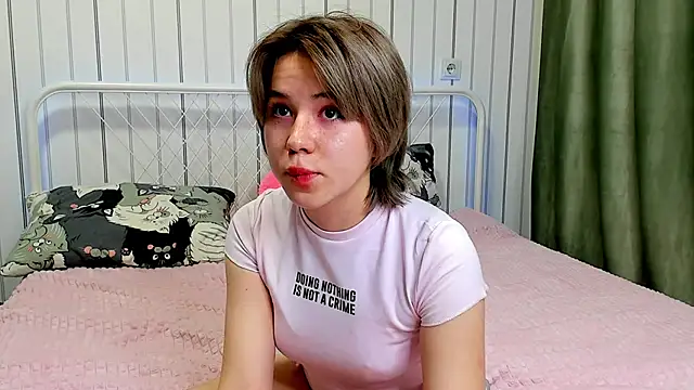 AlisiaEthen online show from October 26, 6:09 am