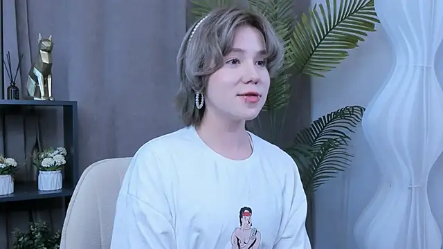 AlisiaEthen online show from October 14, 5:15 pm