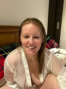 madamlillyrose online show from January 7, 9:34 am