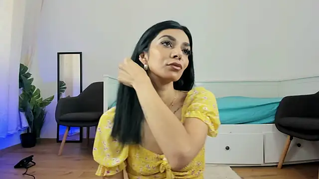 ReneeVoss online show from April 8, 4:47 am