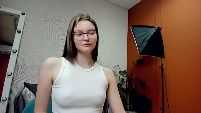 Dear Jessica online show from November 25, 12:40 pm