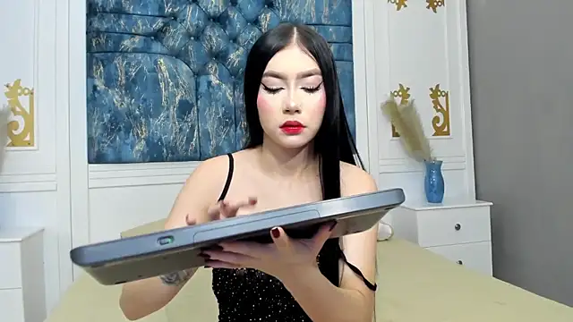 BellaDalthon online show from November 11, 11:07 am