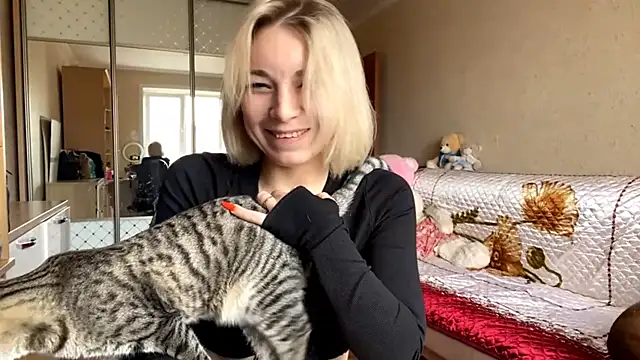 HoppedArea online show from October 18, 8:28 am